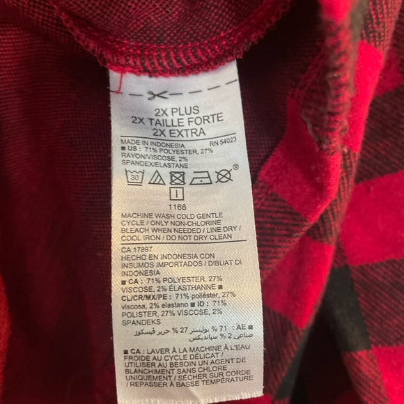 Old Navy Red and Black Buffalo Print Checkered Top Women’s Size 2X Plus - Picture 6 of 6